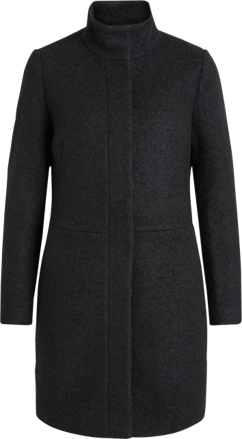 Černý kabát na zimu